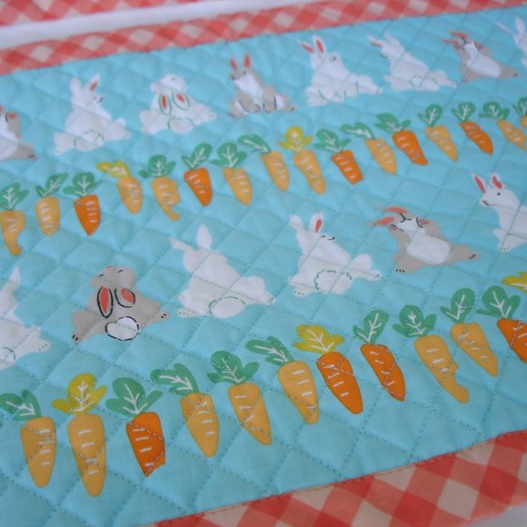 New Quilted Fabric PLACEMATS SET of 4 Bunny Easter Nature Spring Summer Rabbits - Picture 5 of 11